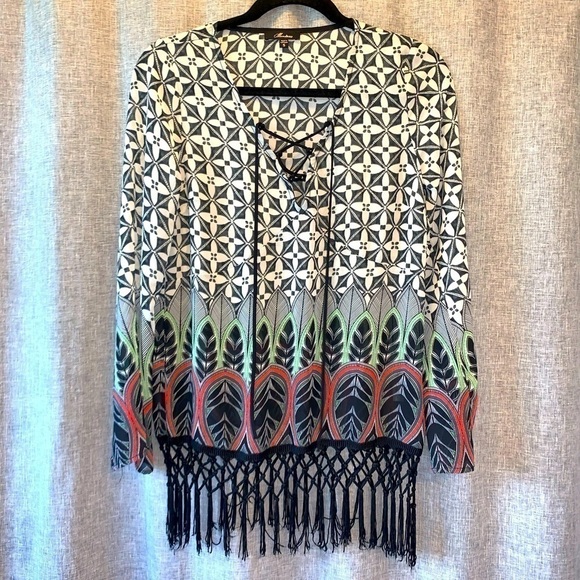 WOMEN'S Monteau Small fringe Top - Picture 2 of 6